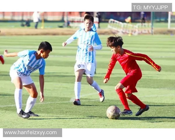 聚焦绿茵巨星辉煌瞬间展现足球球星职业生涯风采