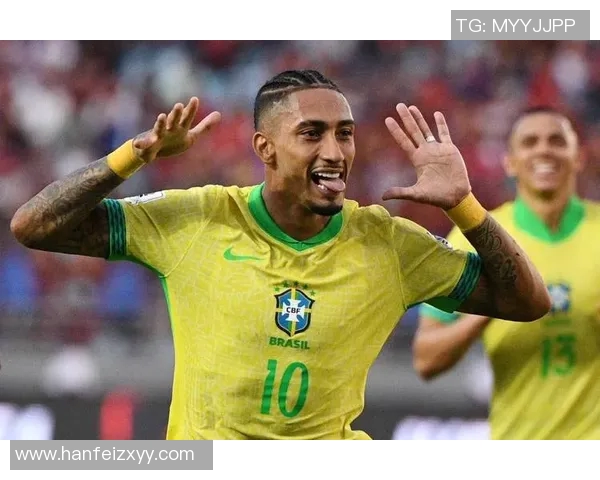 七十七号球星盘点：全球足球场上穿77号战袍的传奇人物与其辉煌瞬间